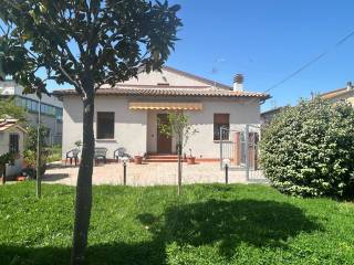 Villa in vendita a castiglione del lago località pineta, 45