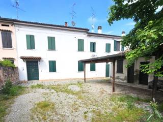 Casa indipendente in vendita a guastalla via luigi gonzaga, 4a