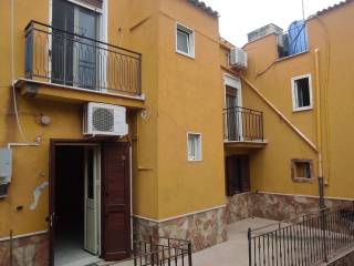 Casa indipendente in vendita a canicattì via lister