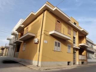 Intero stabile in in vendita da privato a rosolini via ludovico ariosto, 82