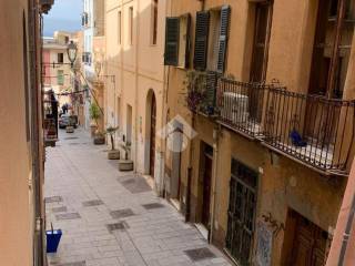 Appartamento in vendita a cagliari via del collegio, 51