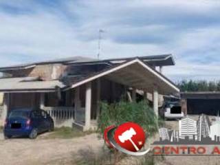 Villa all'asta a loreto aprutino contrada bufarale