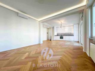 Appartamento in vendita a viareggio viale ugo foscolo,