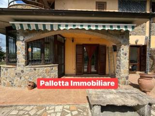 Villa bifamiliare in vendita a capodimonte viale sant'antonio