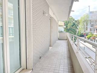 Appartamento in vendita a riccione viale alfredo catalani, 9