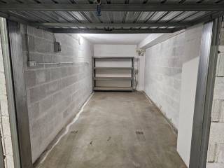 Garage in vendita a roma via rodengo, 47