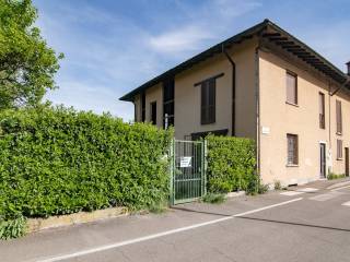 Casa indipendente in vendita a cassano d'adda via alzaia naviglio martesana, 7a