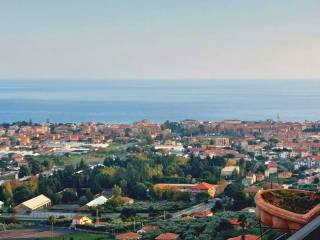 Appartamento in vendita a diano castello piazza mari, 1
