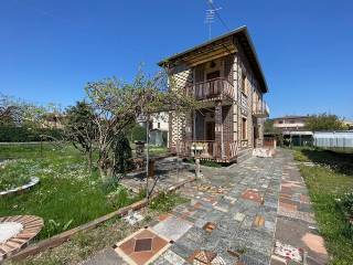 Villa in vendita a cadorago 