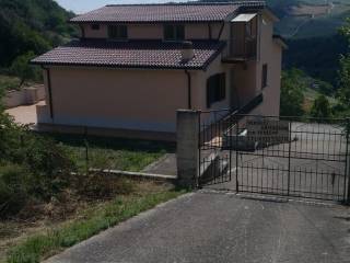 Villa in in vendita da privato a lacedonia rione vittoria, 83