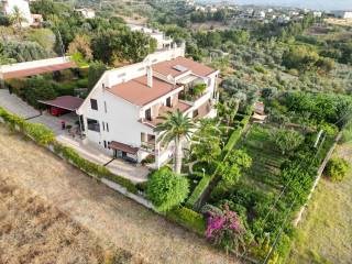 Villa in in vendita da privato a siderno via garino, 10