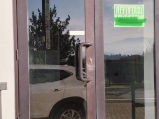Magazzino in in affitto da privato a terni via della fiera, 23
