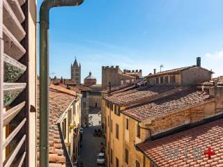 Attico in vendita a massa marittima via della libertà