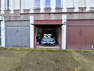 Garage in vendita a baranzate via 1 maggio, 36