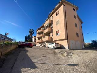 Appartamento in affitto a spoltore via liri, 5