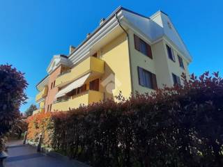 Garage in vendita a senago via giuseppe ungaretti, 29