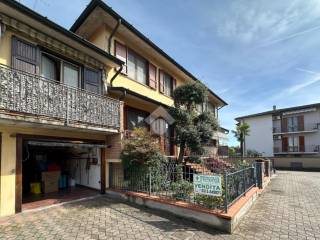Villa a schiera in vendita a chieve via s. rocco