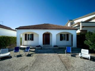 Villa in vendita a montemarciano via lungomare, 18