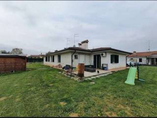 Villa in vendita a pordenone via fornace
