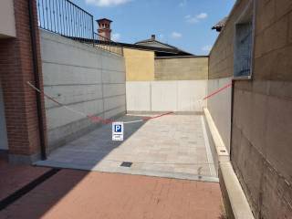 Garage in vendita a poirino via g. gentile, 51