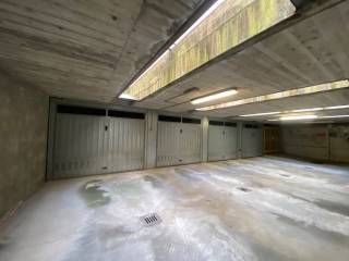 Garage in vendita a lecco piazza alessandro manzoni