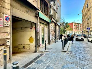 Garage in vendita a napoli via san cosmo fuori porta nolana, 135