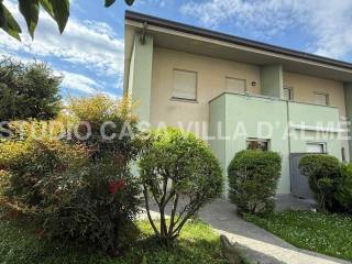 Villa a schiera in vendita ad albano sant'alessandro via papa giovanni xxiii