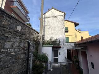 Casa indipendente in vendita ad alassio via leonpancaldo