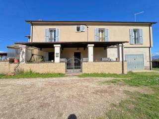 Villa bifamiliare in vendita a civita castellana via delle fontanelle, 4