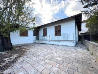Casa indipendente in vendita ad avezzano via monte rosa, 26