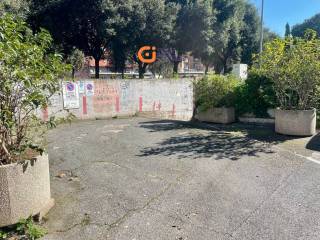Garage in vendita a roma piazza dei consoli