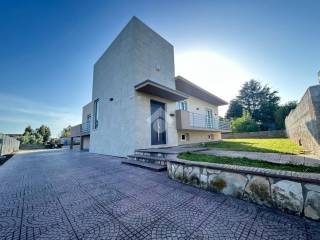 Villa in vendita ad aprilia 