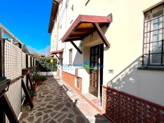 Casa indipendente in vendita a ponte buggianese via colmate del cerro