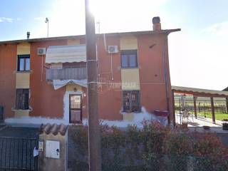 Casa indipendente in vendita a cento via albergati 10