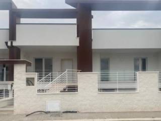 Villa in vendita ad adelfia via fratelli cairoli, 74