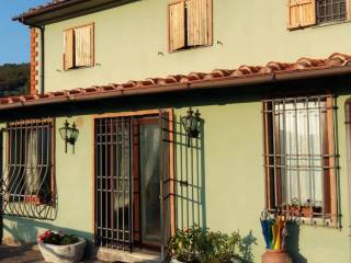 Villa a schiera in vendita a vaiano via la lastruccia
