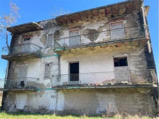 Intero stabile in vendita a mondragone via domiziana