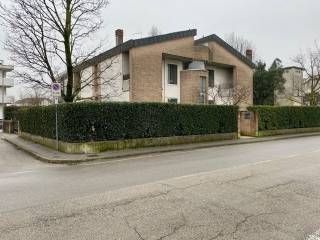Casa indipendente in vendita a caldogno via roma