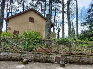 Villa in vendita a caprarola strada provinciale cassia cimina