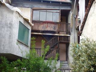 Appartamento in vendita ad agra via engolini