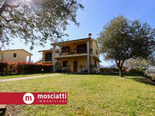 Villa in vendita a camerino località montagnano, 22