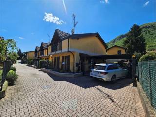 Villa a schiera in vendita a bisuschio via g. leopardi , 11