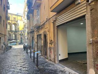 Garage in vendita a napoli vico campane a donnalbina