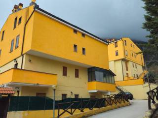 Appartamento in vendita a rocca di cambio via sicinto