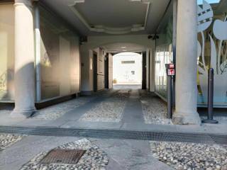 Garage in vendita a bergamo via zambonate