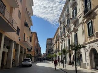 Negozio in affitto a cava de' tirreni corso umberto i