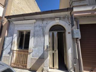 Casa indipendente in vendita a vittoria via duca d'aosta, 138