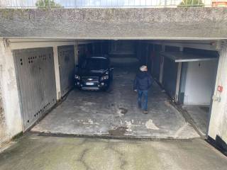 Garage in vendita a loano via alba s.n.c.