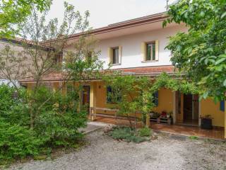 Villa bifamiliare in vendita a pordenone via nazario sauro, 58