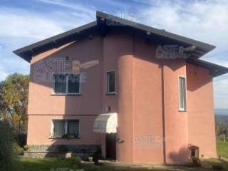 Villa all'asta ad arona 